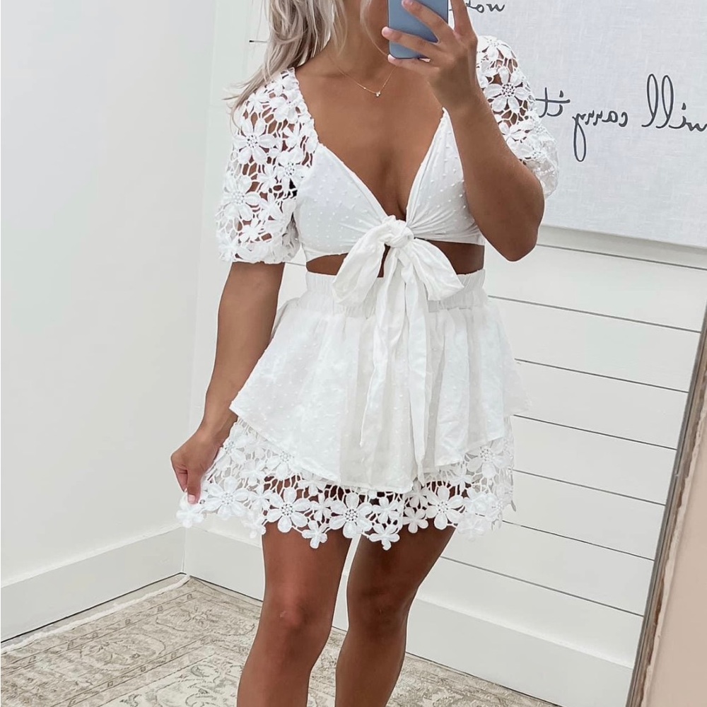 2 piece white boutique set. Never worn